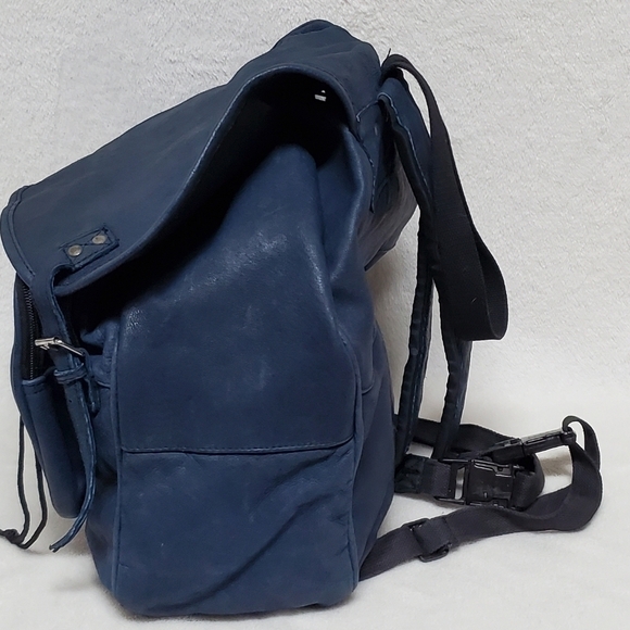 VINTAGE 70s Indigo Blue Textured Leather Large Backpack Overnight Weekend Bag - Picture 4 of 16